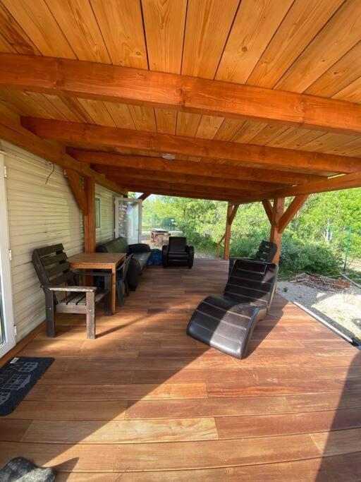Retro House In Nature Samorin Luaran gambar